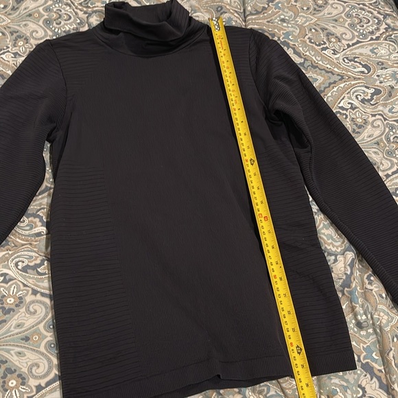 Athleta turtleneck, long sleeve, ribbed shirt with thumb holes - Picture 7 of 8